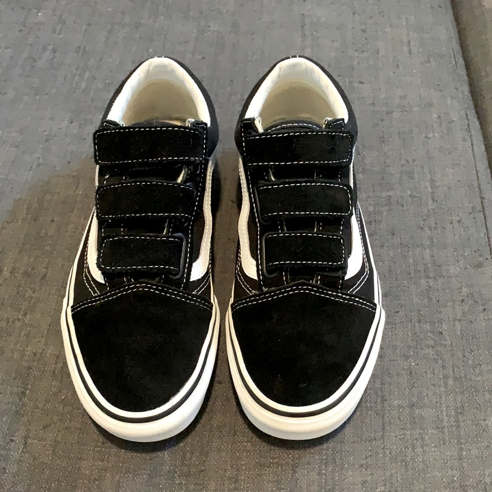 Classic black and white vans. Size 8 women.